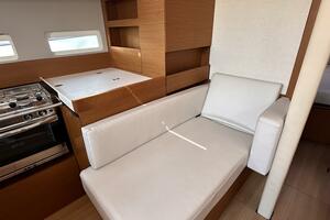 Knot 4 Sail 41ft Jeanneau Yacht For Sale