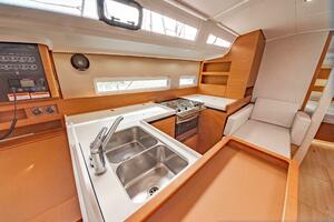 2023 Jeanneau Sun Odyssey 410 thumbnail 38