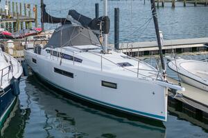 2023 Jeanneau Sun Odyssey 410 thumbnail 11