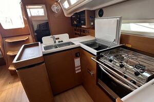 Knot 4 Sail 41ft Jeanneau Yacht For Sale