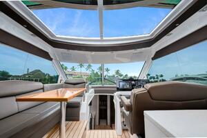 2015 Cruisers Yachts 48 Cantius - Sunroof