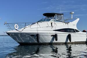 36ft Carver Yacht For Sale