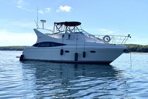 36ft Carver Yacht For Sale