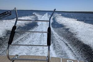 32ft Four Winns Yacht For Sale