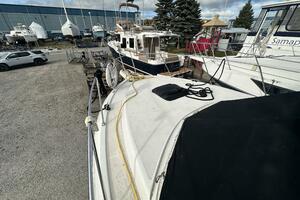 32ft Carver Yacht For Sale
