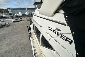32ft Carver Yacht For Sale