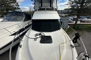 32ft Carver Yacht For Sale