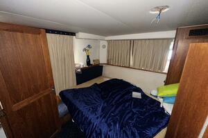 39ft Carver Yacht For Sale