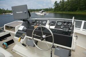 39ft Carver Yacht For Sale