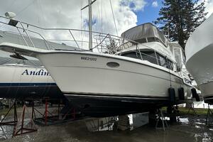 39ft Carver Yacht For Sale