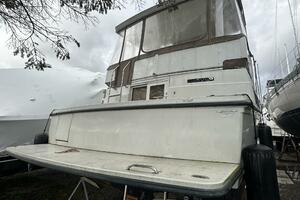39ft Carver Yacht For Sale