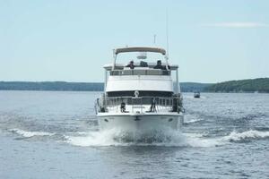 39ft Carver Yacht For Sale