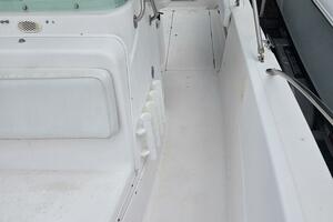 Photo 5118420 for 1998 Trophy 2503 Center Console  