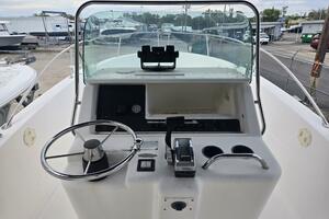 Photo 5118409 for 1998 Trophy 2503 Center Console  