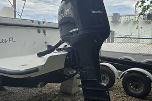 Photo 5118368 for 1998 Trophy 2503 Center Console  