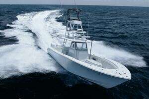2017 Yellowfin 39' Center Console thumbnail 3