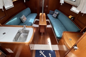 Peace n Quiet 31ft Beneteau Yacht For Sale