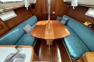 Peace n Quiet 31ft Beneteau Yacht For Sale