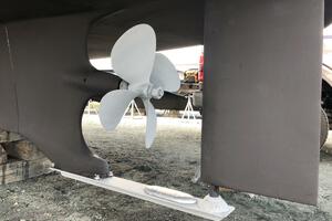 59 Camano 31 Troll Protected Prop Keel