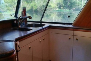 47ft Bayliner Yacht For Sale