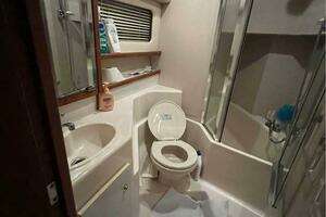 2000 Bayliner 4788 thumbnail 19