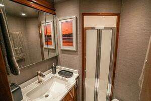 2023 Viking 72 Convertible thumbnail 58