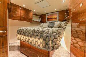 2023 Viking 72 Convertible thumbnail 53