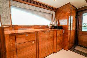 2023 Viking 72 Convertible thumbnail 48