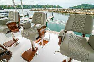 2023 Viking 72 Convertible thumbnail 24