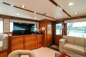 2023 Viking 72 Convertible thumbnail 47
