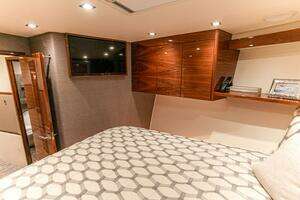 2023 Viking 72 Convertible thumbnail 56