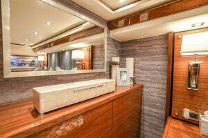 2023 Viking 72 Convertible thumbnail 80