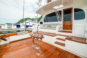 2023 Viking 72 Convertible thumbnail 7