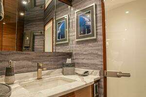2023 Viking 72 Convertible thumbnail 62