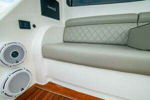 2023 Viking 72 Convertible thumbnail 10