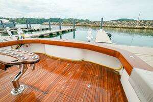 2023 Viking 72 Convertible thumbnail 13