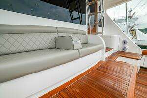 2023 Viking 72 Convertible thumbnail 12