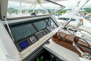 2023 Viking 72 Convertible thumbnail 20
