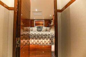 2023 Viking 72 Convertible thumbnail 51