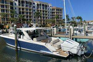 YASSOU 2023 Tiara Yachts 48 LS Yacht For Sale in Jupiter FL