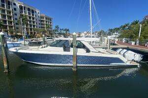 YASSOU 2023 Tiara Yachts 48 LS Yacht For Sale in Jupiter FL