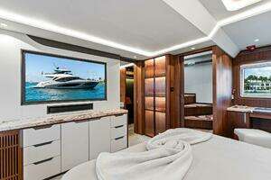 2027 Aquitalia Yachts Flybridge thumbnail 29