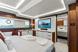 2027 Aquitalia Yachts Flybridge thumbnail 30