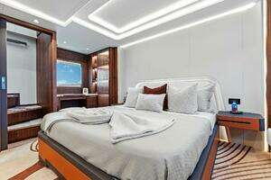 2027 Aquitalia Yachts Flybridge thumbnail 23
