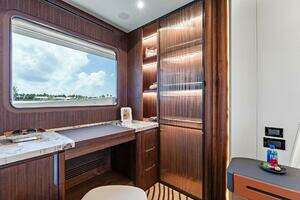 2027 Aquitalia Yachts Flybridge thumbnail 27