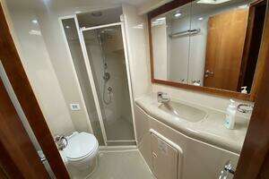 2001 Riviera 43 Flybridge thumbnail 12
