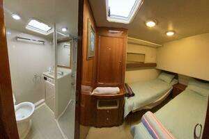 2001 Riviera 43 Flybridge thumbnail 13