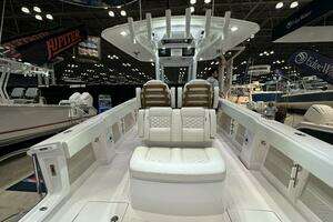 2027 Jupiter 380 LS thumbnail 13