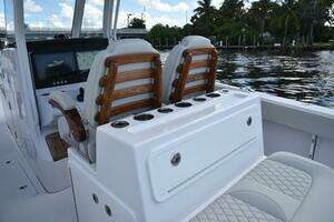 2027 Jupiter 380 LS thumbnail 3