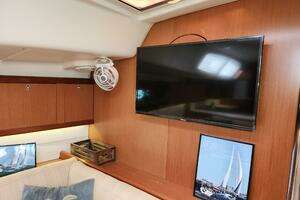 2011 Beneteau Oceanis 49 thumbnail 36